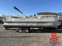 Tracker Regency Party Barge Pontoon Boat 