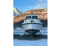 Bertram Boat Building 9752AD 