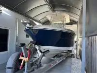 Robalo R240 