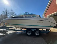 Rinker Fiesta Vee 260 Cruiser 
