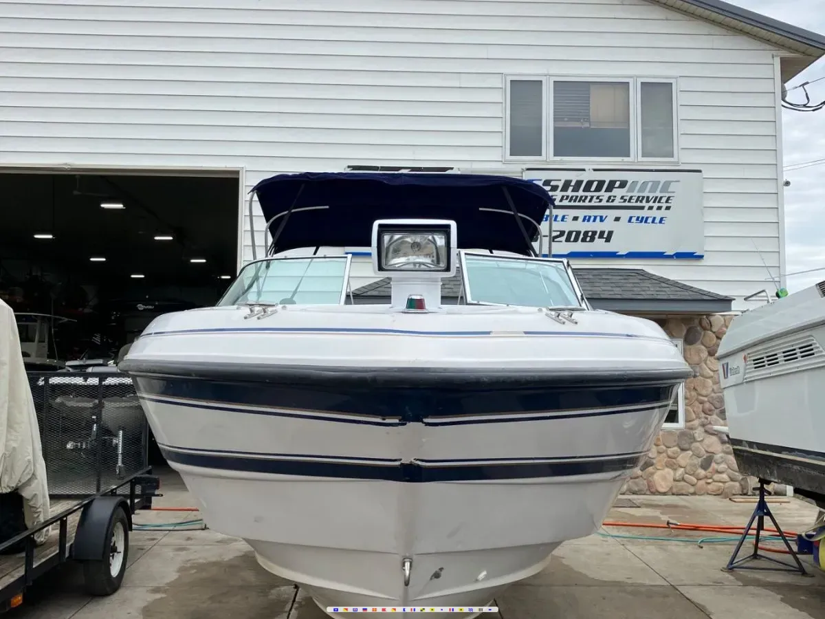 Chaparral 2330 