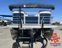 Godfrey Hurricane Sweetwater 2286 sb triple toon