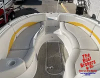 Chaparral Sunesta 232 deck boat 