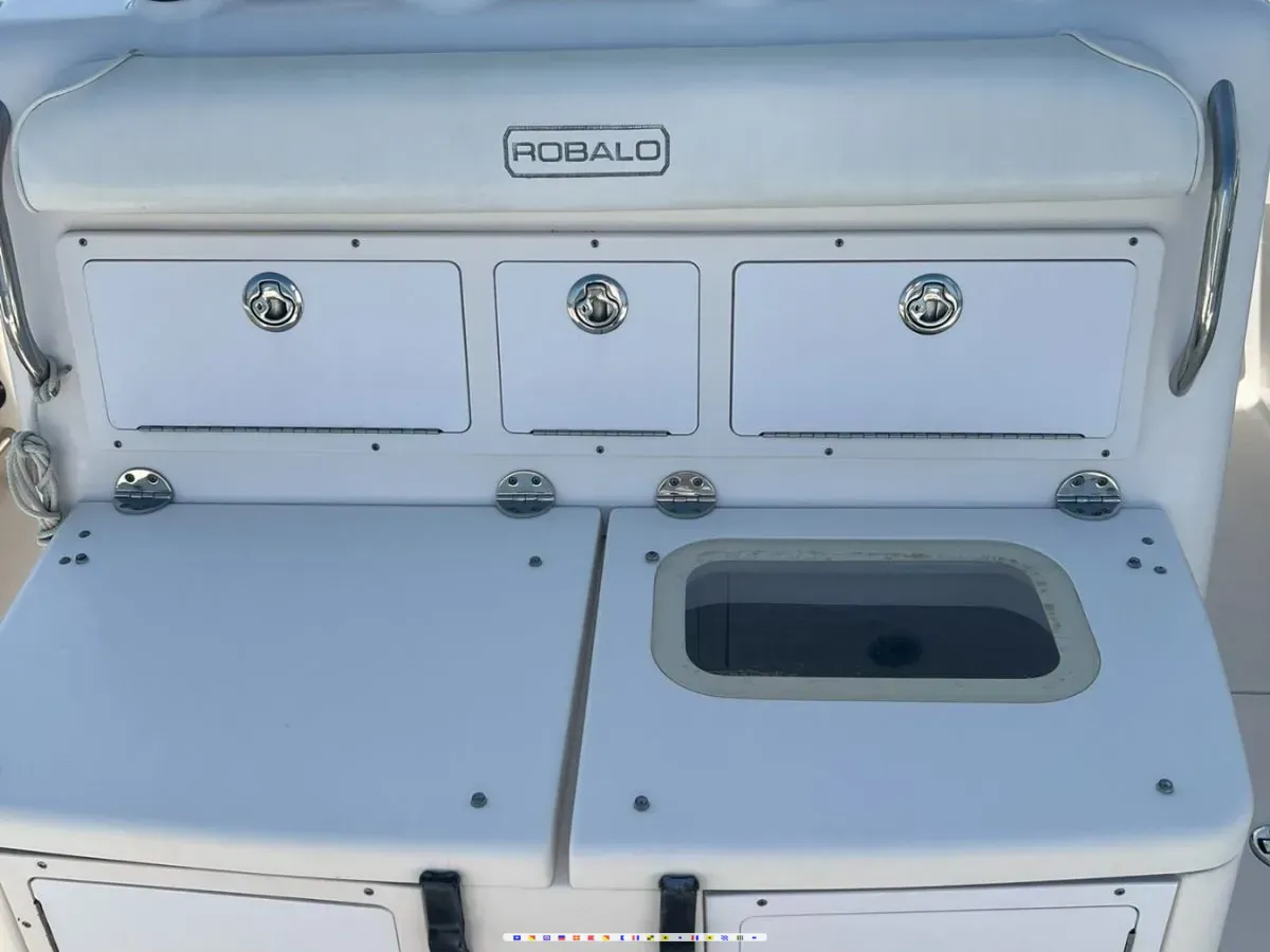 2014 Robalo R300 Photographs