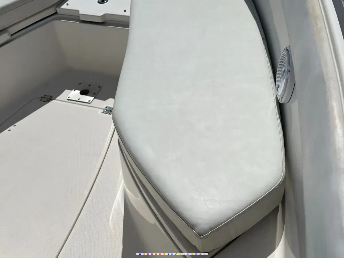 2014 Robalo R300 Photographs