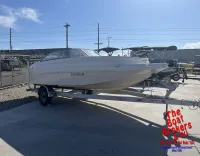StarCraft Seastar 2000 deck boat 