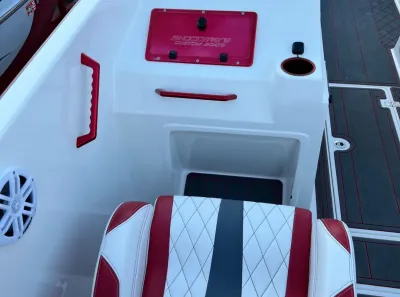 Shockwave 28 Shockwave Deck Boat 