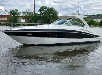 Cruisers 380 Express Hard-Top 