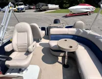 Premier Premier 221 Explorer 