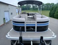 Bennington SX24 SLX3 TriToon 