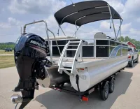 Bennington SX24 SLX3 TriToon 