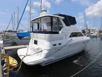 Cruisers 3750 Motor Yacht 
