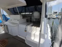 Cruisers 3750 Motor Yacht 
