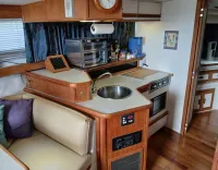 Carver 330 Mariner 