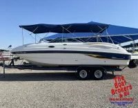 Chaparral 263 deck boat 