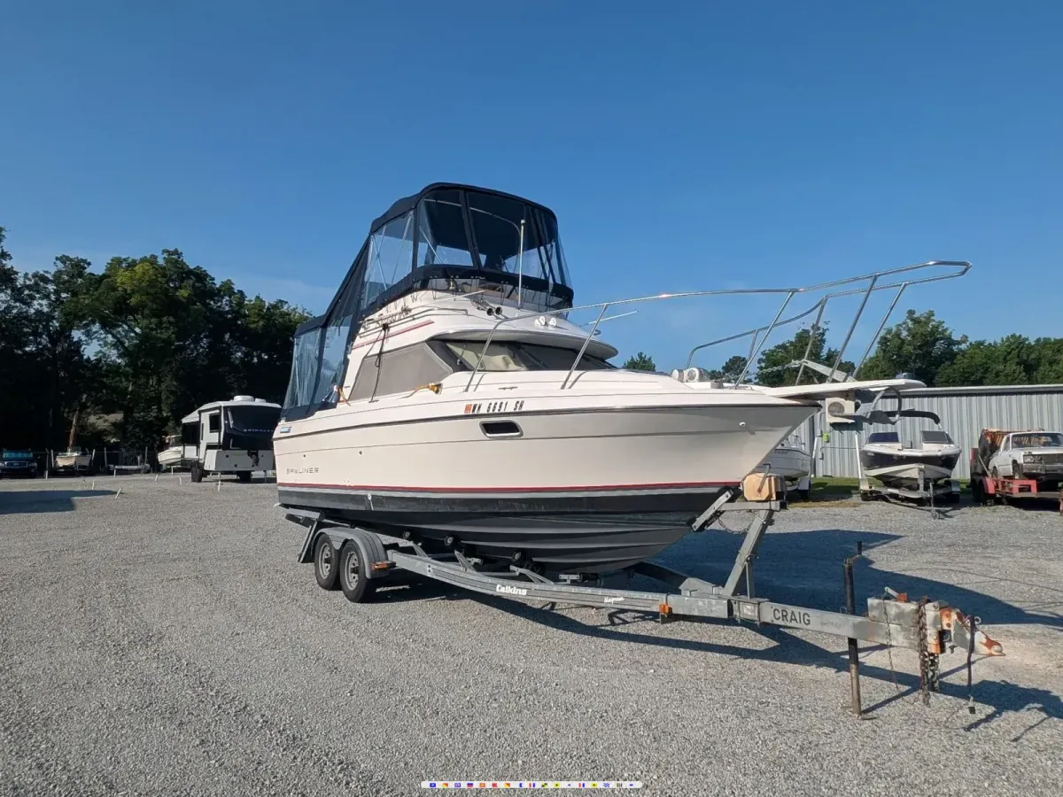 1990 Bayliner 2556 Ciera powerboat for sale in North Carolina