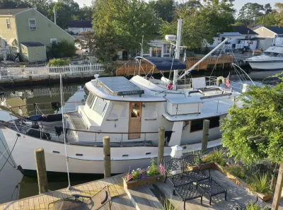 Kadey-Krogen 42 Classic Trawler 