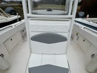 Robalo R242 