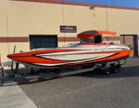 Shockwave 26 Cat - Open-bow Walk-thru
