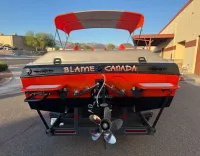 Shockwave 26 Cat - Open-bow Walk-thru