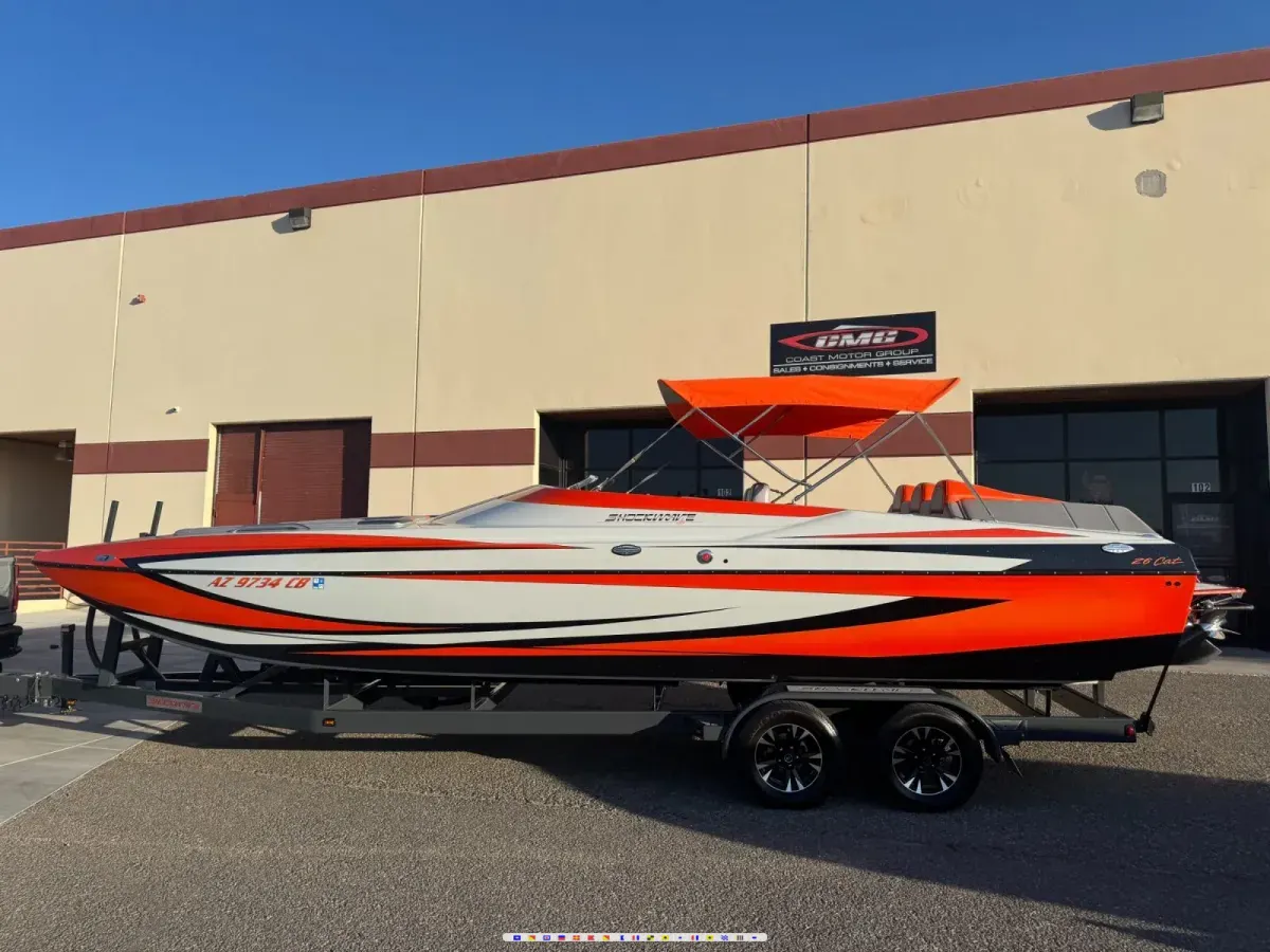 Shockwave 26 Cat - Open-bow Walk-thru 