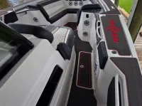 Fountain Center Console 38 scx