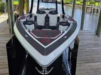 Fountain Center Console 38 scx