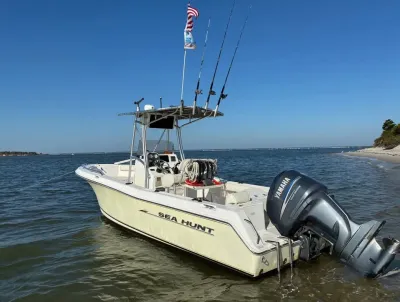Sea Hunt Triton 232  