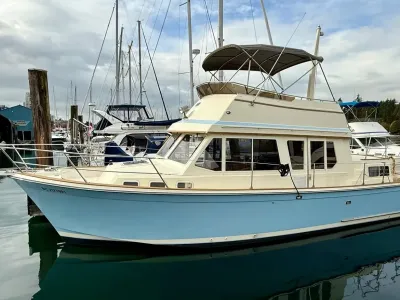 Sabreline Sabre 36 Flybridge Fast Trawler 