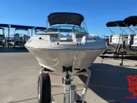 Sun Ray 240 sundeck deck boat