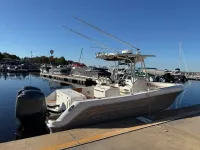 Robalo R240