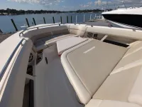 Boston Whaler 350 Realm