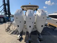 Boston Whaler 350 Realm