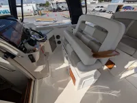 Boston Whaler 350 Realm