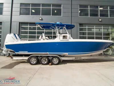 Fountain 34 Center Console 