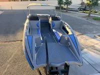 Domn8er Deck boat