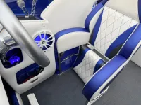 Cobra Razor Open-bow Mid-cabin 