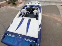 Cobra Razor Open-bow Mid-cabin 