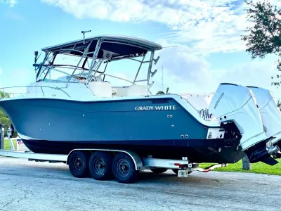 Grady White 330 Express 
