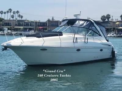 Cruisers 340 Express 