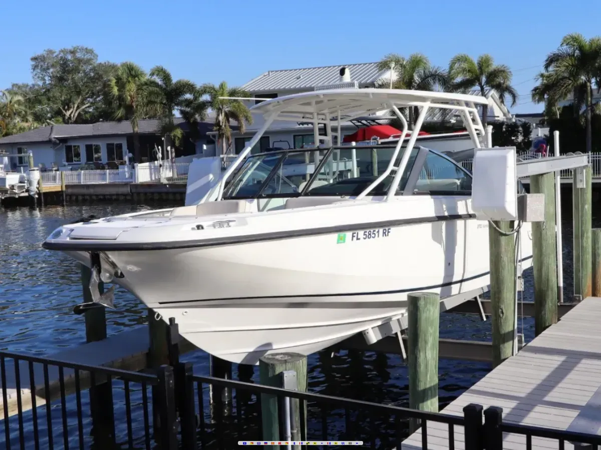 Boston Whaler 270 Vantage 