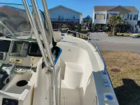 Pursuit 2670 Cuddy Console