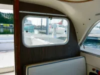 Bertram Fly Bridge Cruiser 