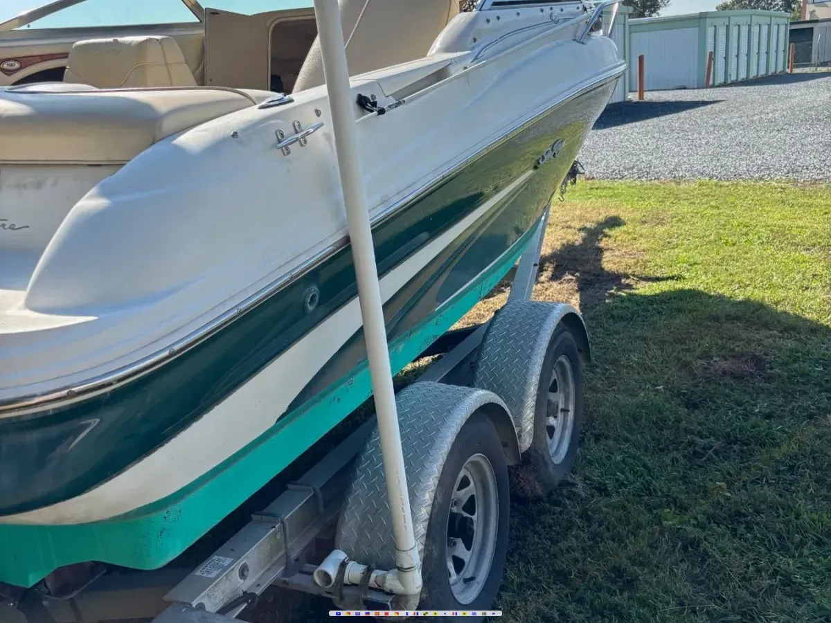 Sea Ray 190 Cuddy Cabin 