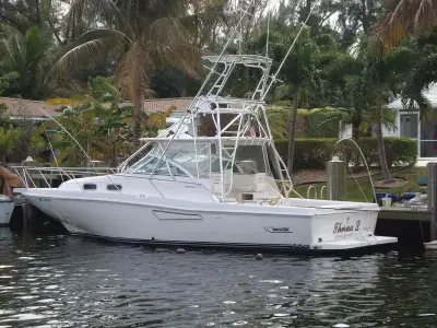 Boston Whaler Defiance