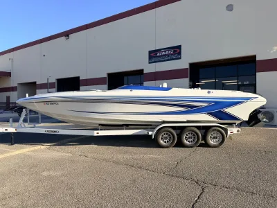 Cobra Razor Open-bow Mid-cabin 