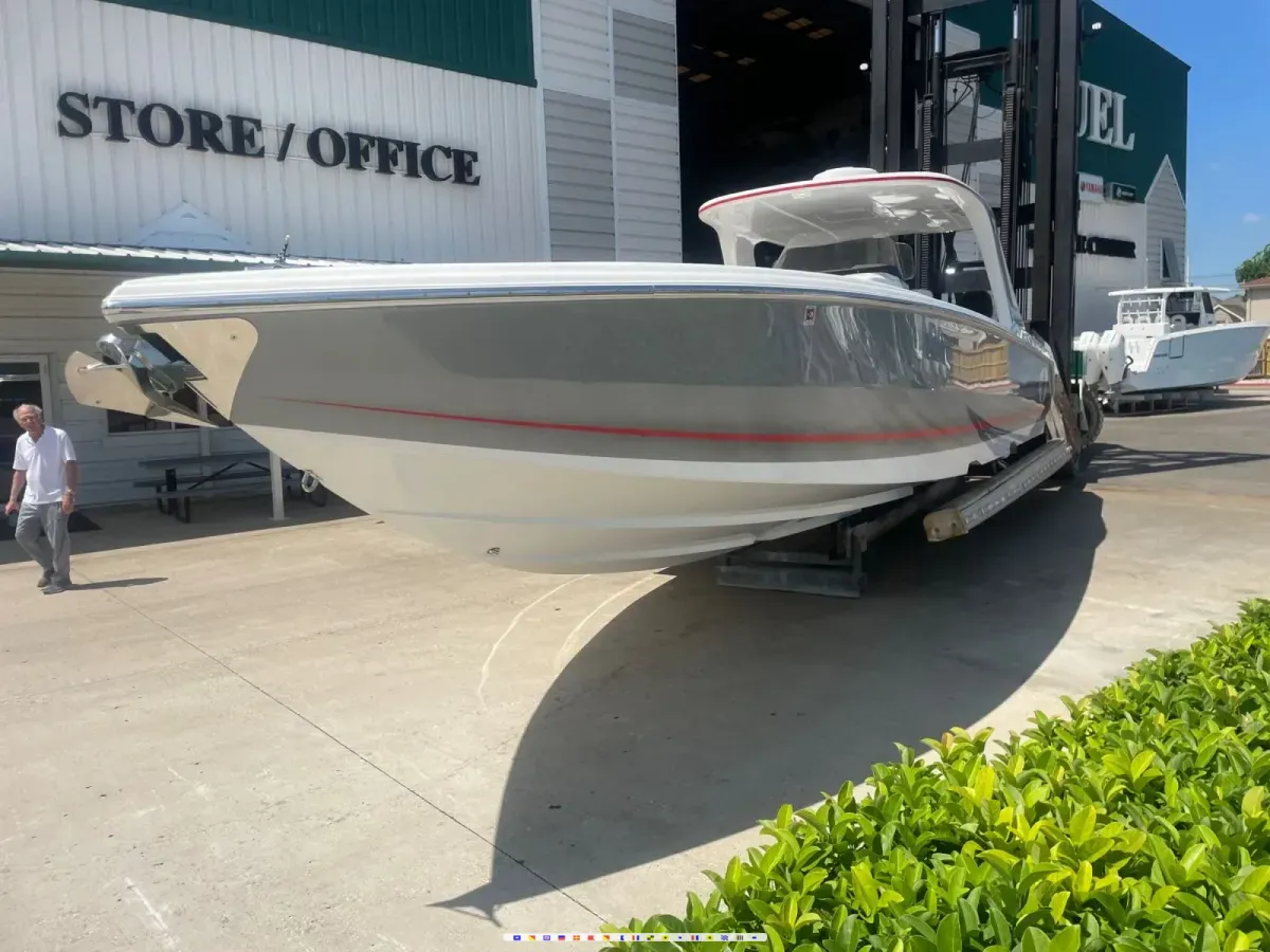 Cigarette Top Fish 2018 39 gtr 