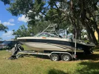 Sea Ray 220 Bow Rider