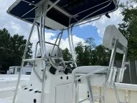 NauticStar 2400 NauticBAY 