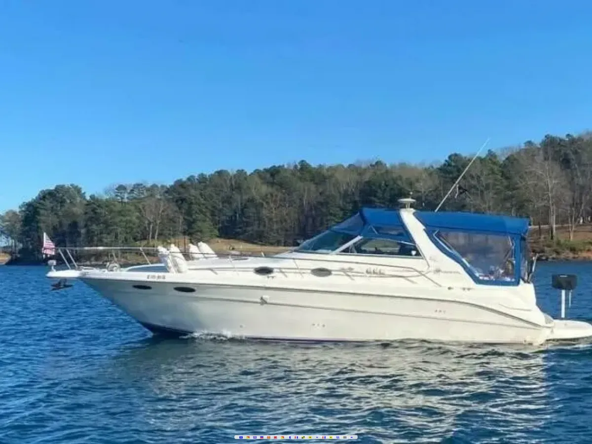 Sea Ray 330 Express Cruiser 